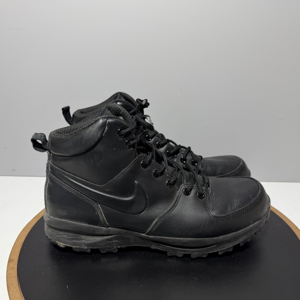 Nike Manoa Leather Boots Men 10.5 Mid Top Black  Rugged All Black Gorpcore